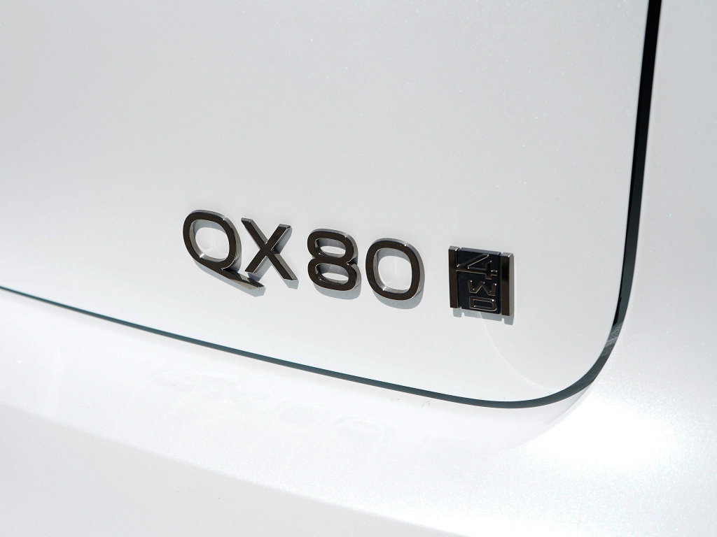 Certified 2026 INFINITI QX80 Autograph w/ Premium Cargo Package AWD/4WD image 9