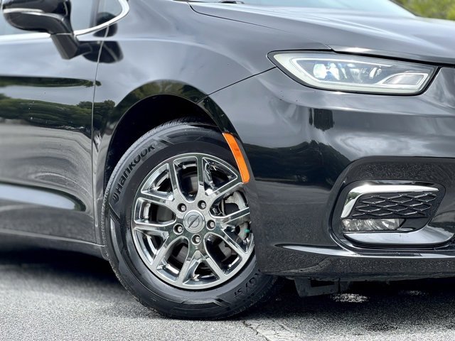 Used 2021 Chrysler Pacifica Touring-L image 4