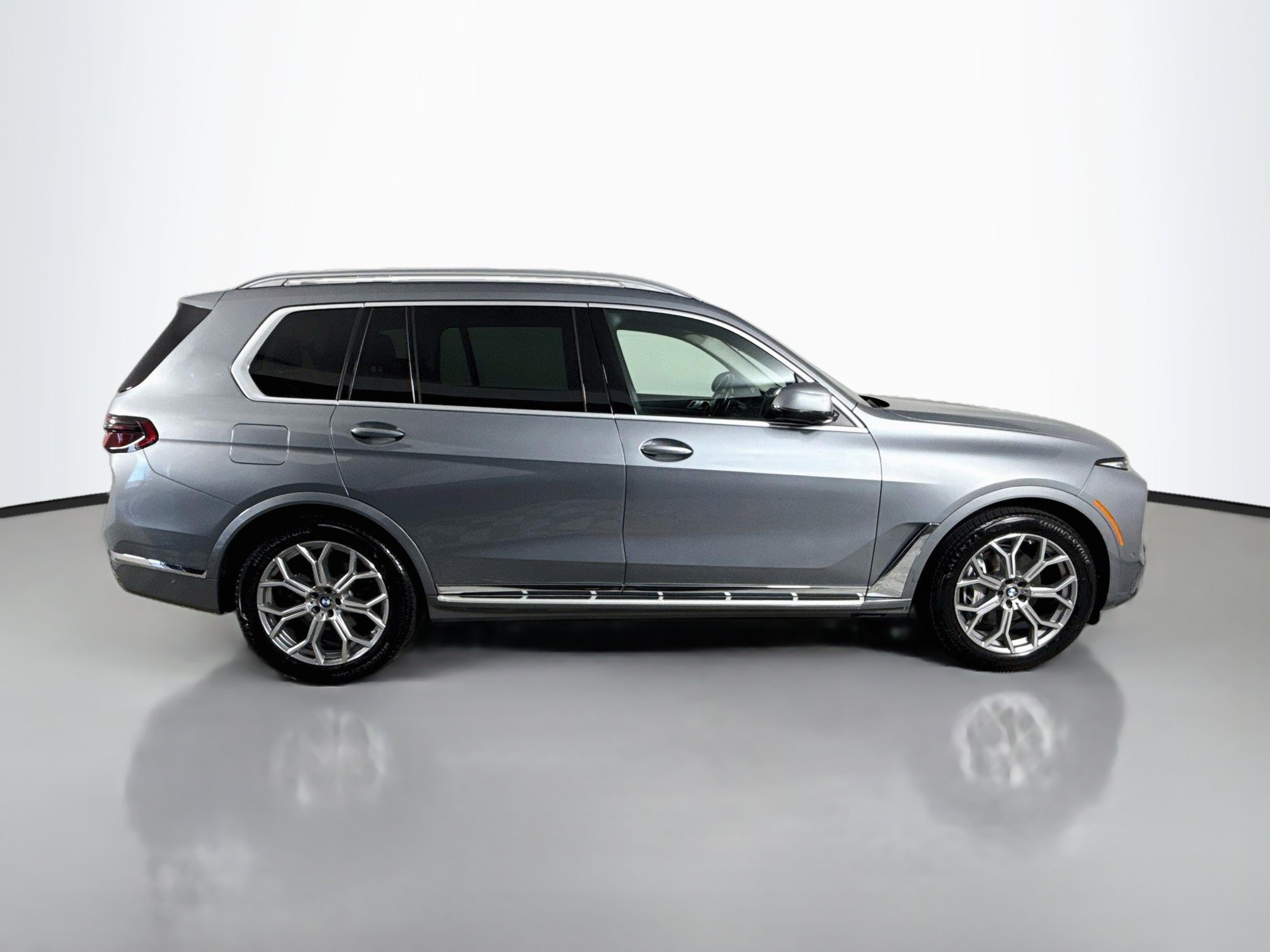 Used 2025 BMW X7 xDrive40i AWD/4WD image 11