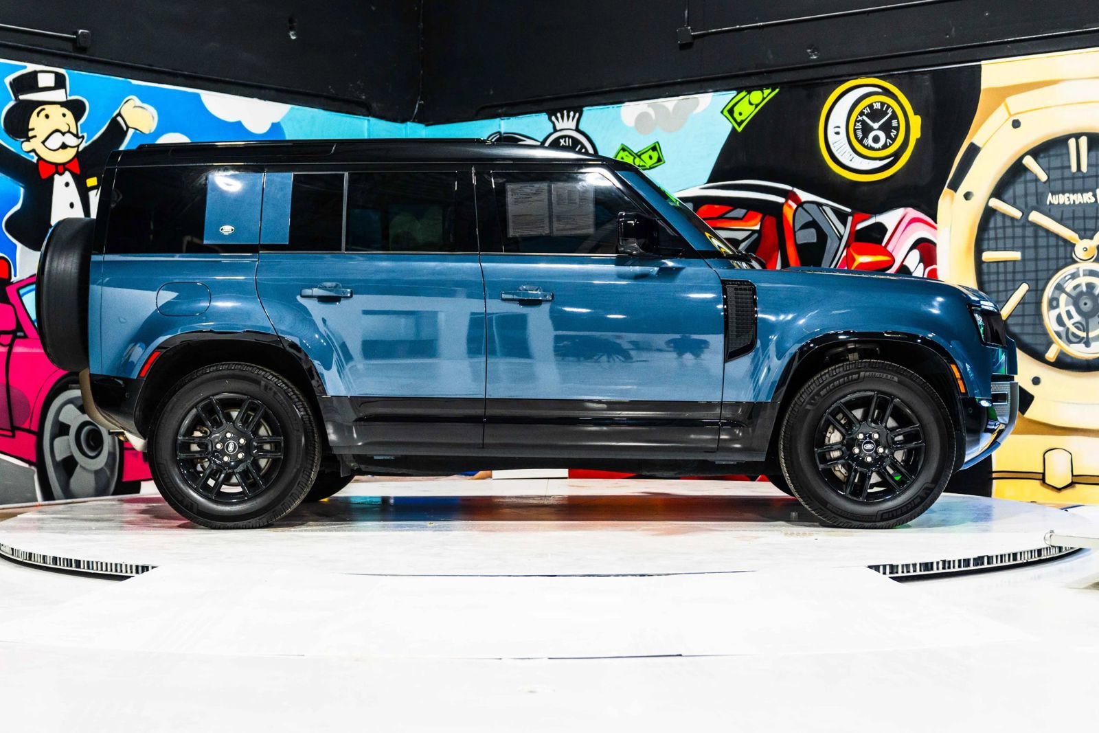 Used 2022 Land Rover Defender 110 X-Dynamic SE AWD/4WD image 4