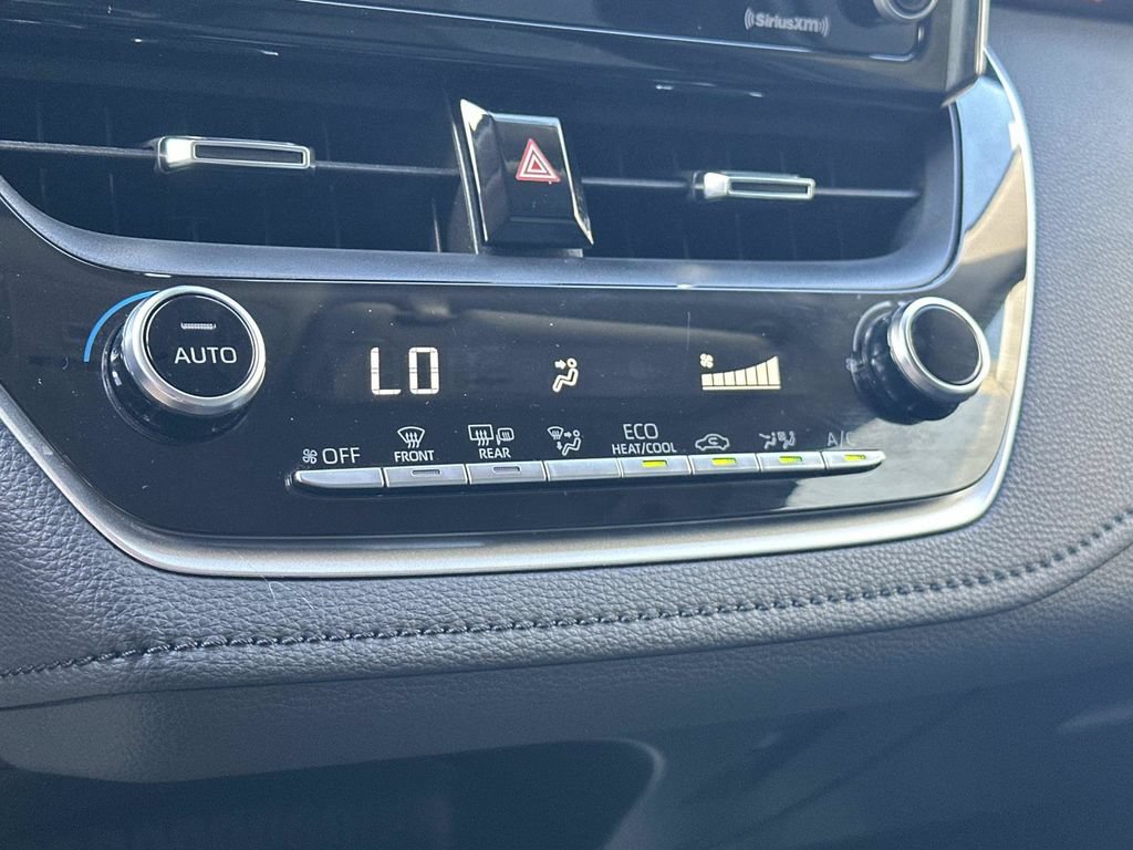 Used 2022 Toyota Corolla LE w/ Premium Interior Package FWD image 12
