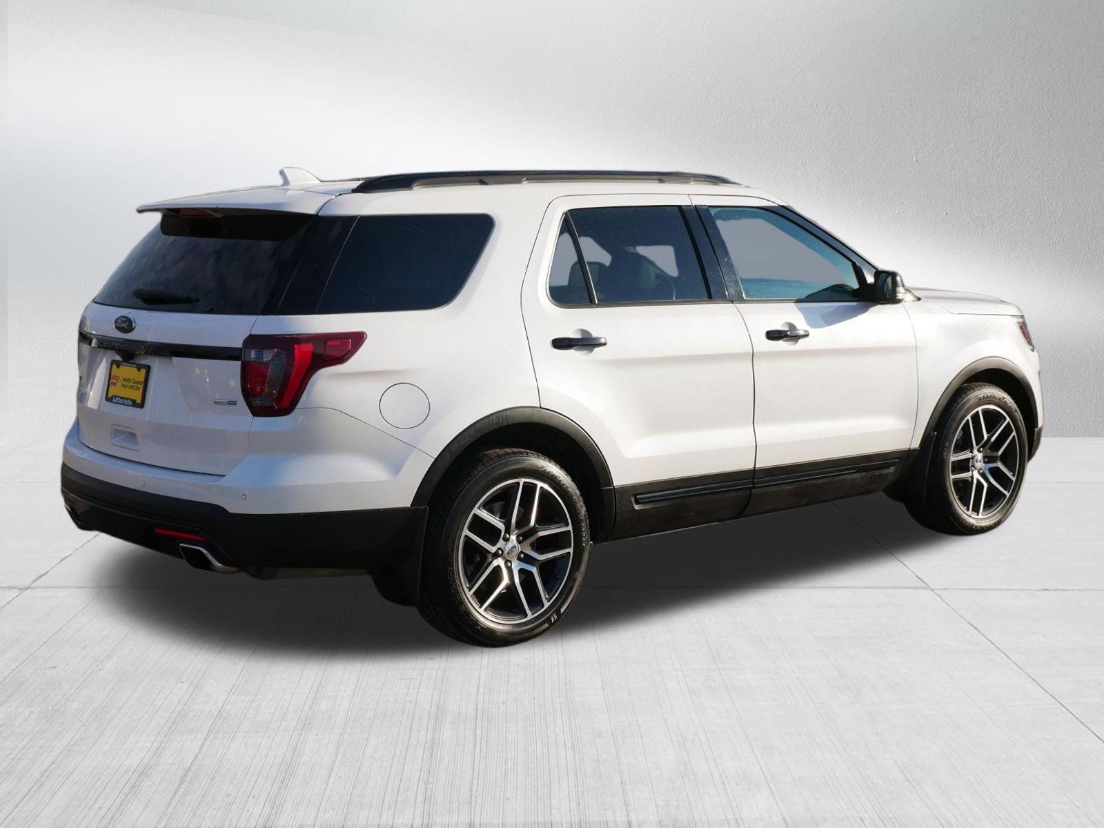 Certified 2017 Ford Explorer Sport w/ Equipment Group 401A image 8