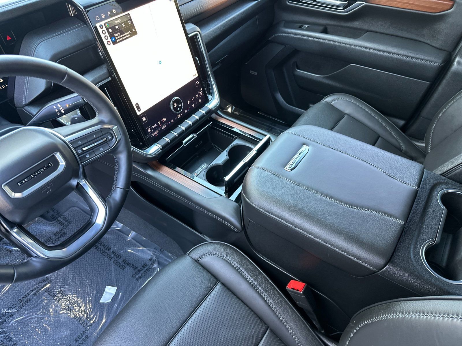 Used 2025 GMC Yukon Denali w/ Sun & Power Step Package AWD/4WD image 9