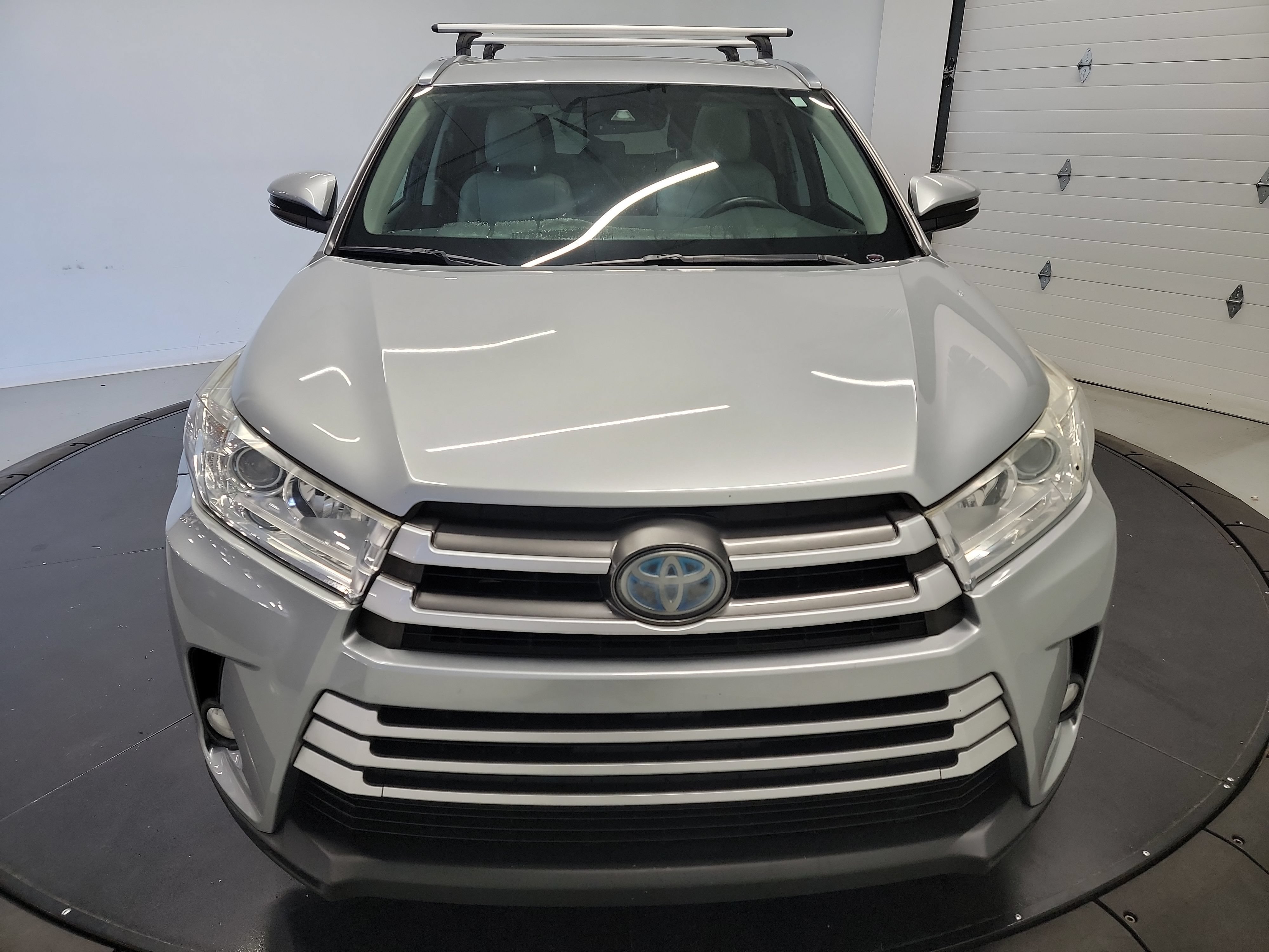 Used 2017 Toyota Highlander XLE w/ Carpet Mat Package AWD/4WD image 2