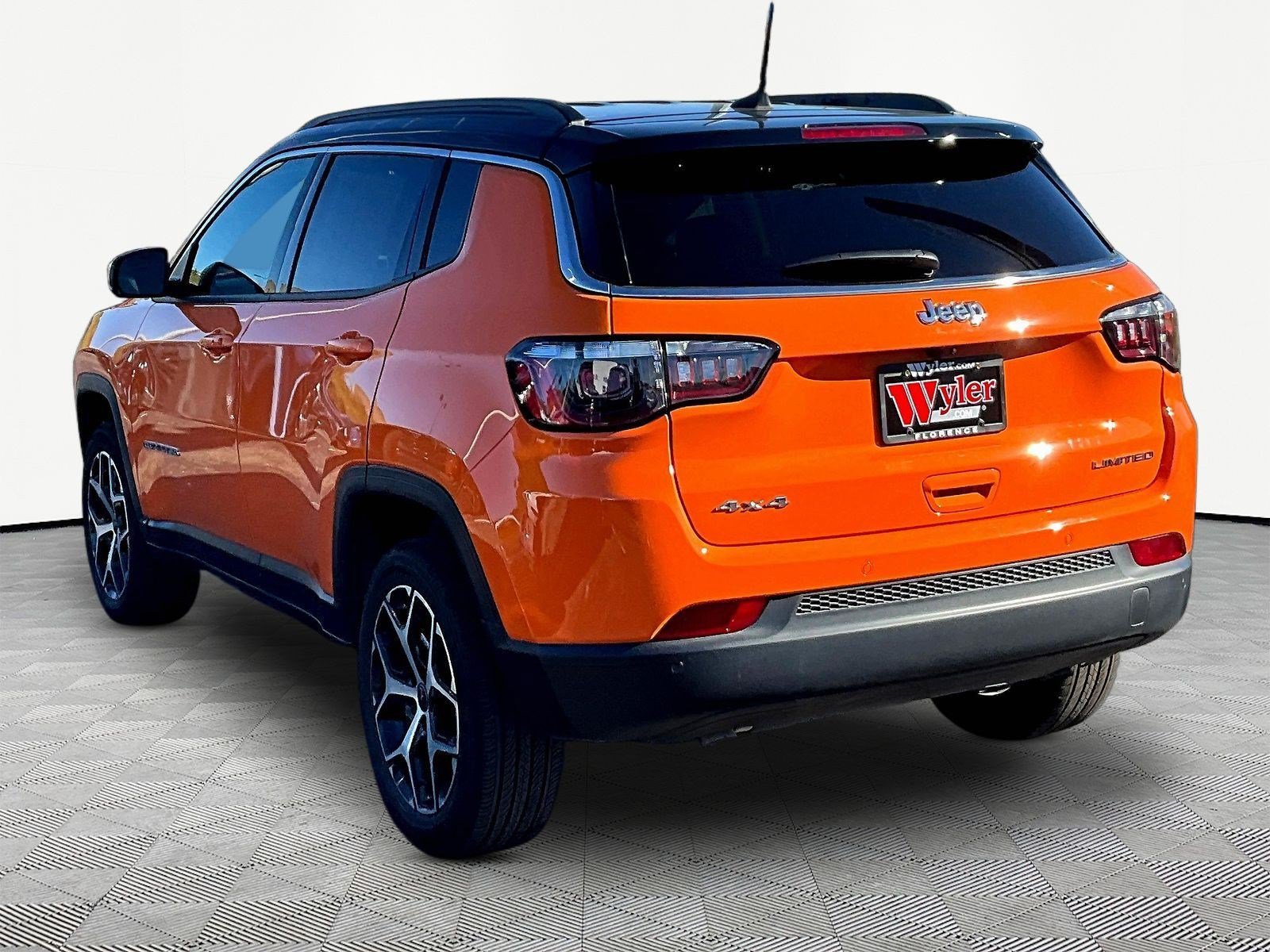 Used 2026 Jeep Compass Limited w/ Mopar All Weather Package AWD/4WD image 4