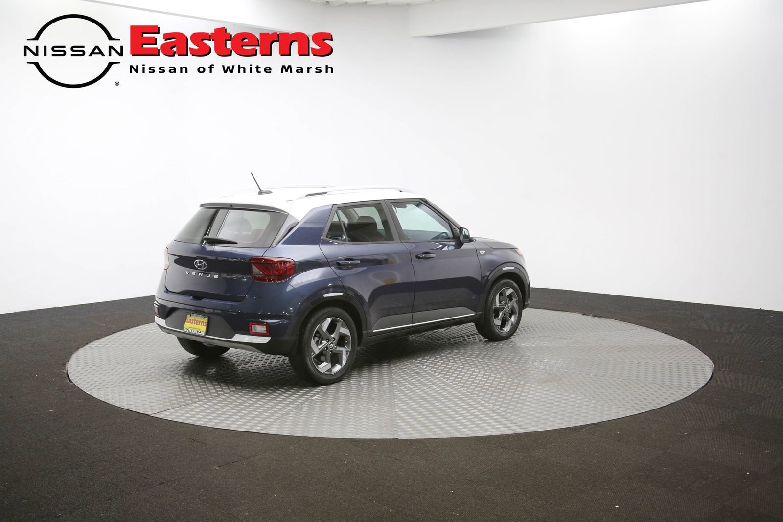 Used 2023 Hyundai Venue Limited image 67