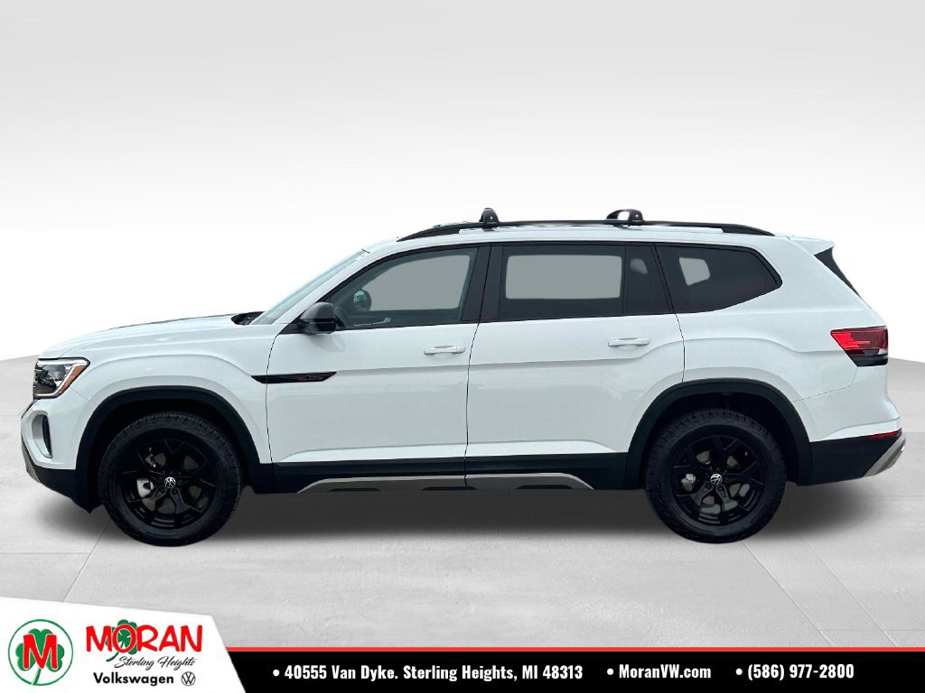 Certified 2025 Volkswagen Atlas Peak Edition SE AWD/4WD image 2