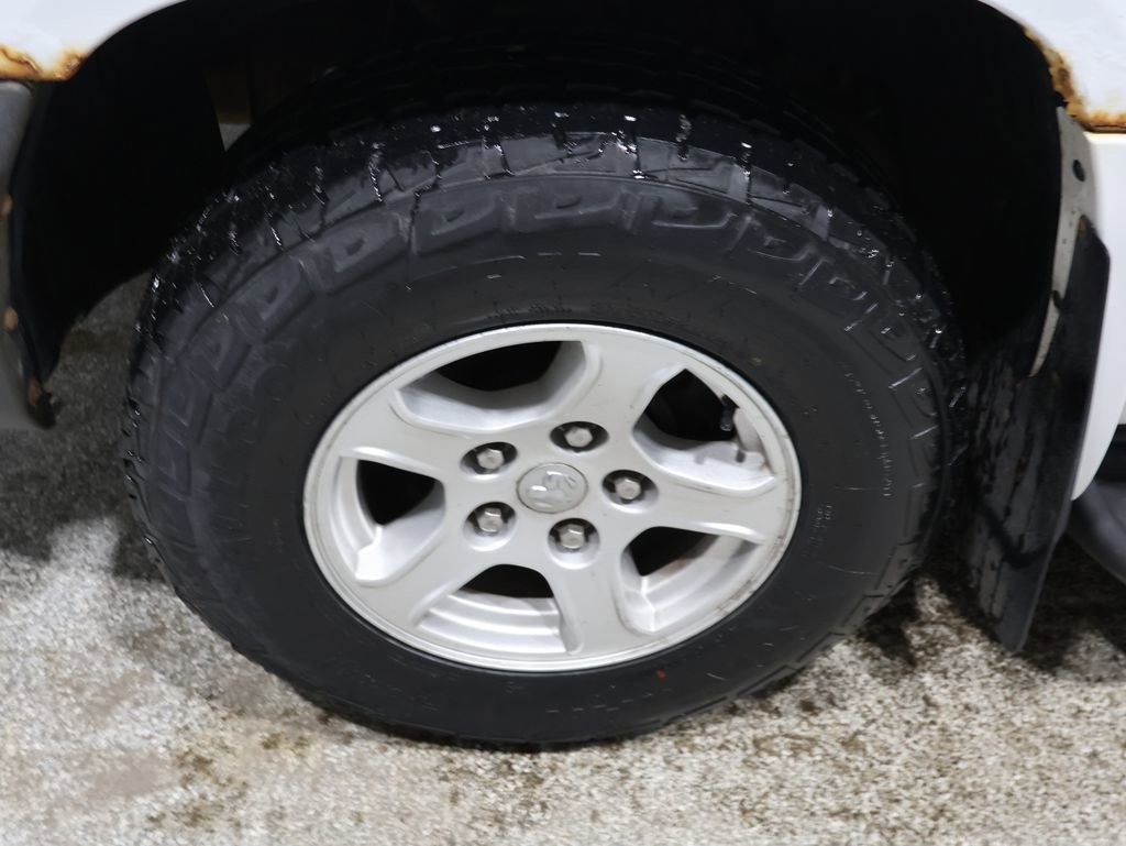 Used 2005 Dodge Dakota SLT image 9