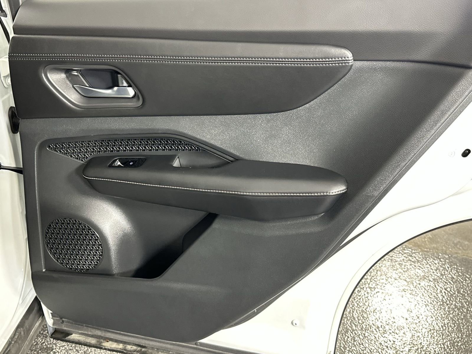 Certified 2024 Nissan Ariya AWD image 34