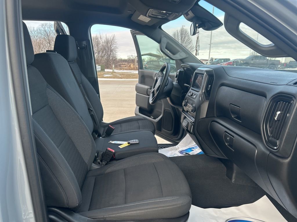 Used 2024 Chevrolet Silverado 1500 Custom w/ Turbomax Blackout Package image 30