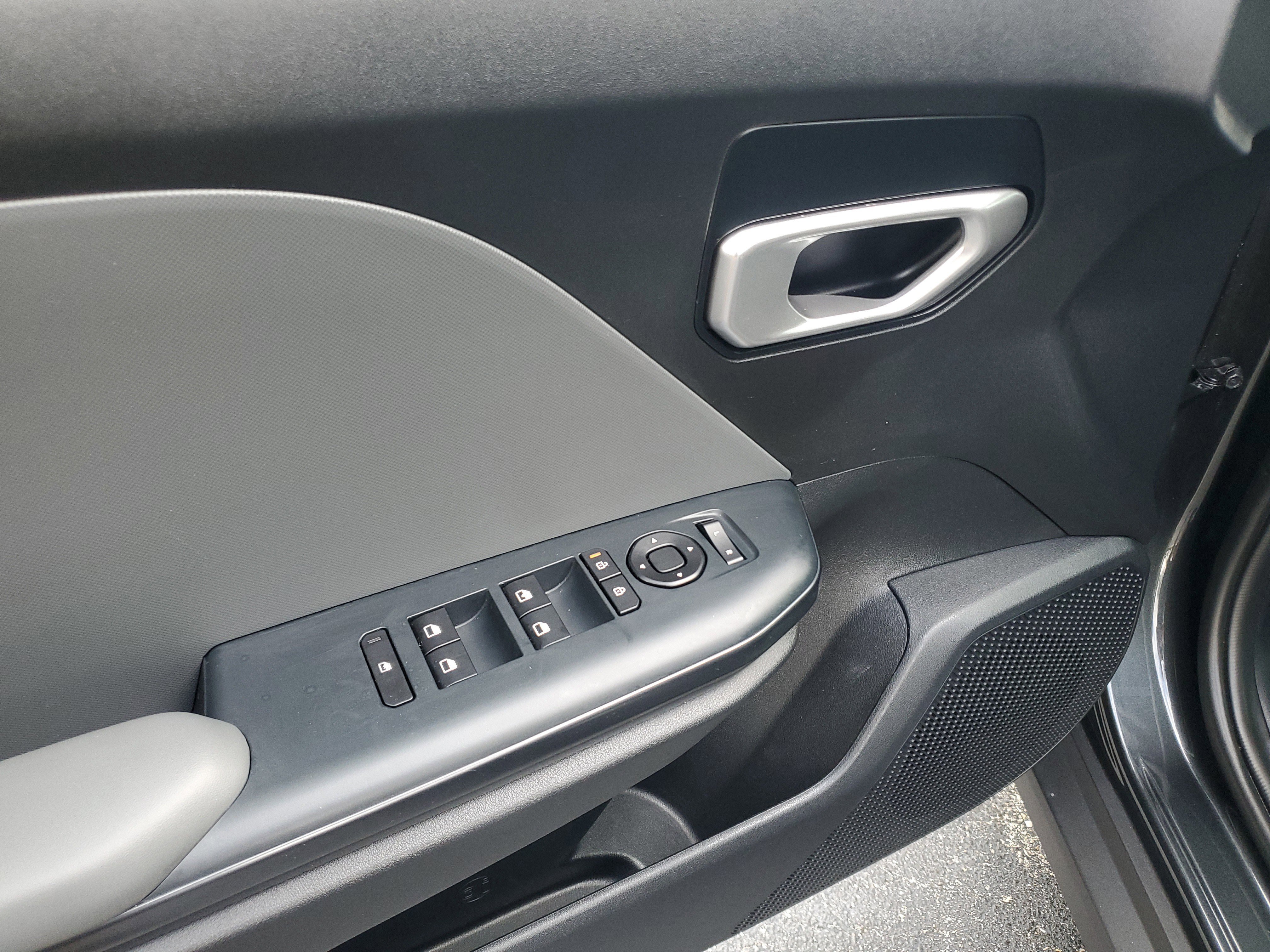 Used 2025 Kia K4 LX image 9