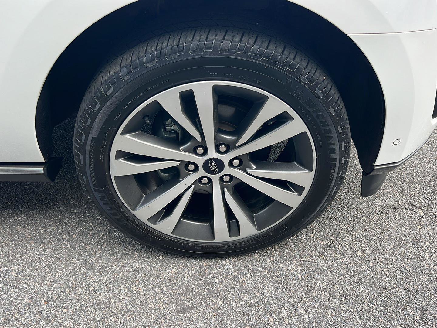 Used 2021 Ford Expedition Limited image 45