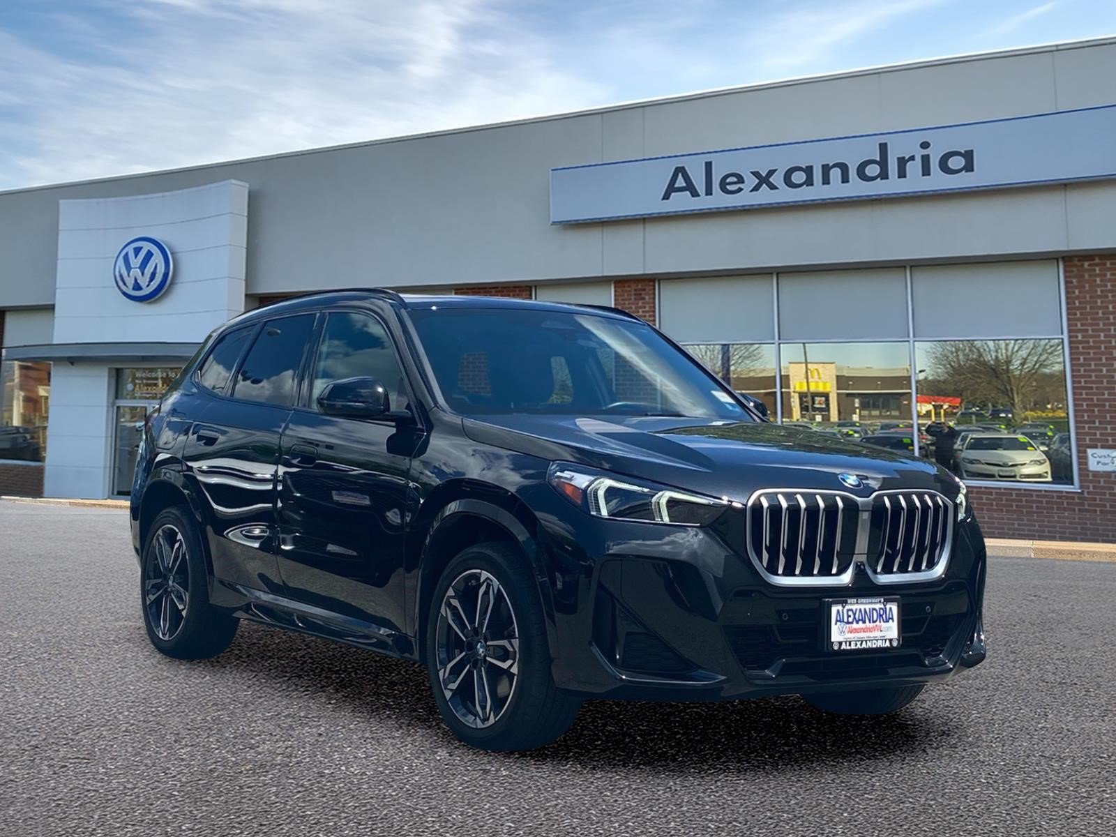 Used 2024 BMW X1 xDrive28i w/ Technology Package AWD/4WD image 1