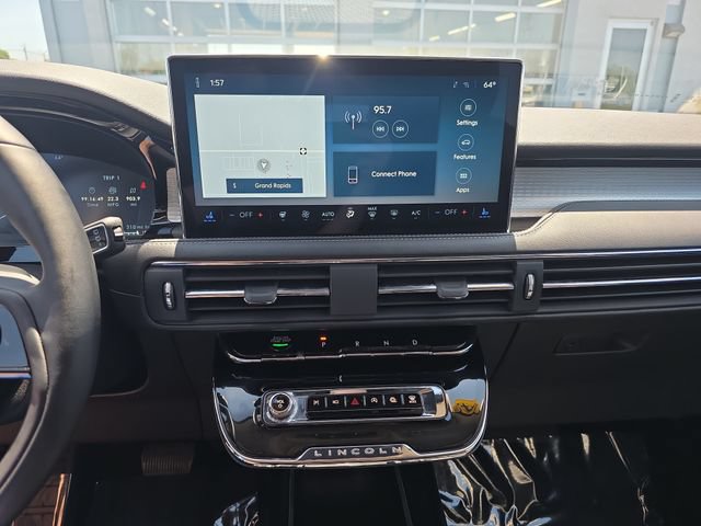 Used 2024 Lincoln Corsair AWD w/ Equipment Group 101A image 20