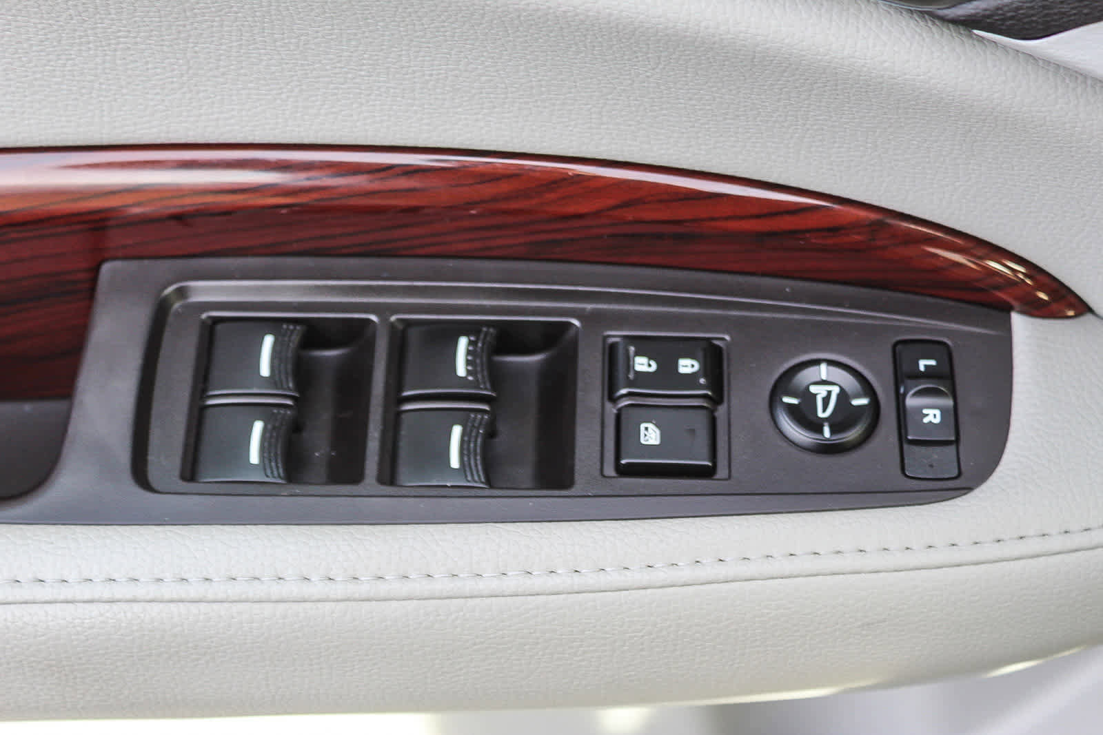 Used 2016 Acura MDX SH-AWD w/ Technology Package image 20