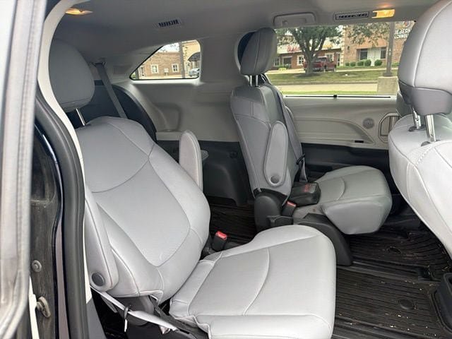 Certified 2024 Toyota Sienna XLE w/ XLE Plus Package FWD image 13
