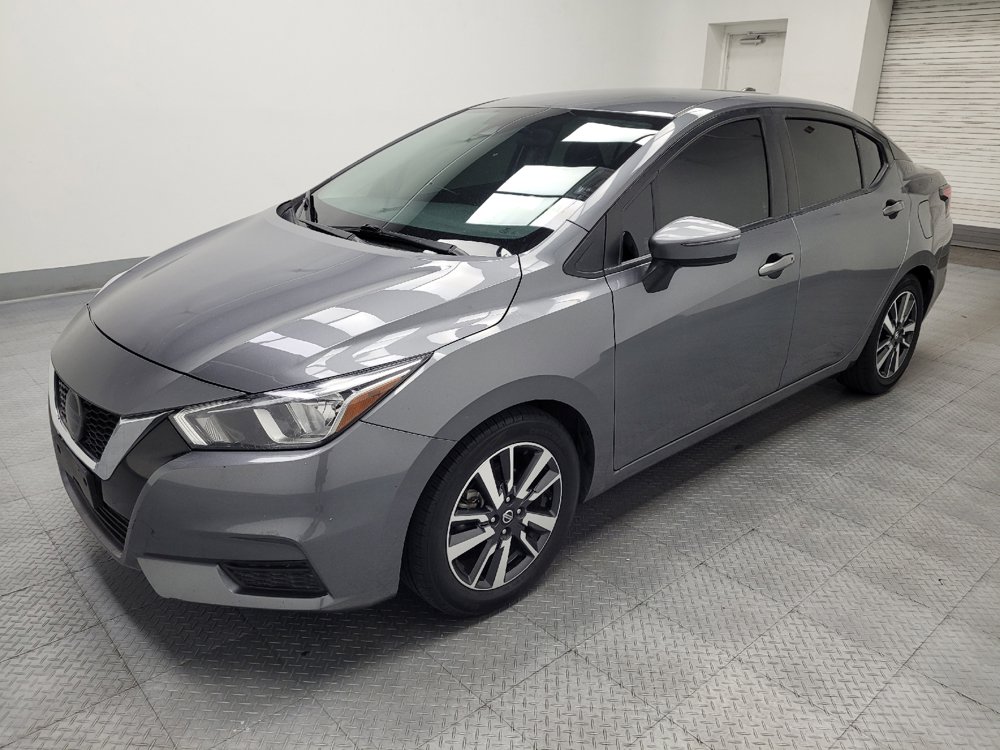 Used 2021 Nissan Versa SV FWD image 2