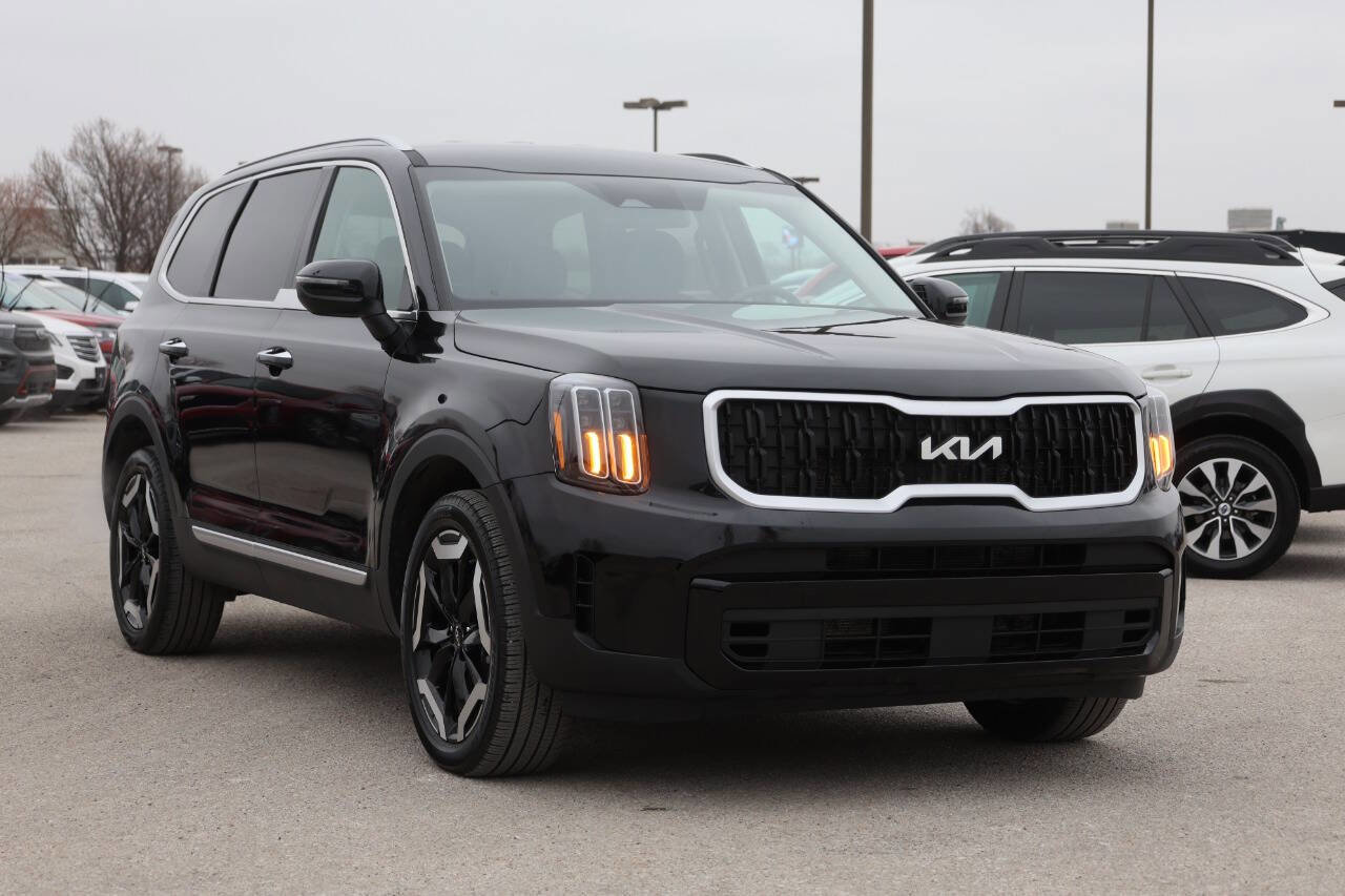 Used 2024 Kia Telluride S AWD/4WD image 4