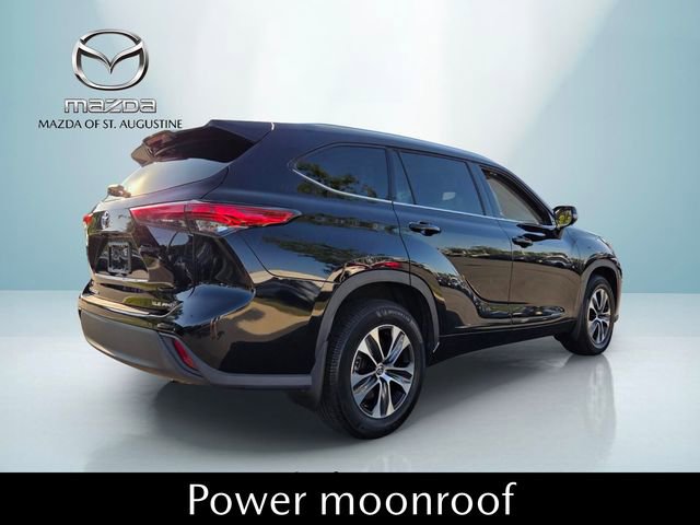 Used 2021 Toyota Highlander XLE AWD/4WD image 15