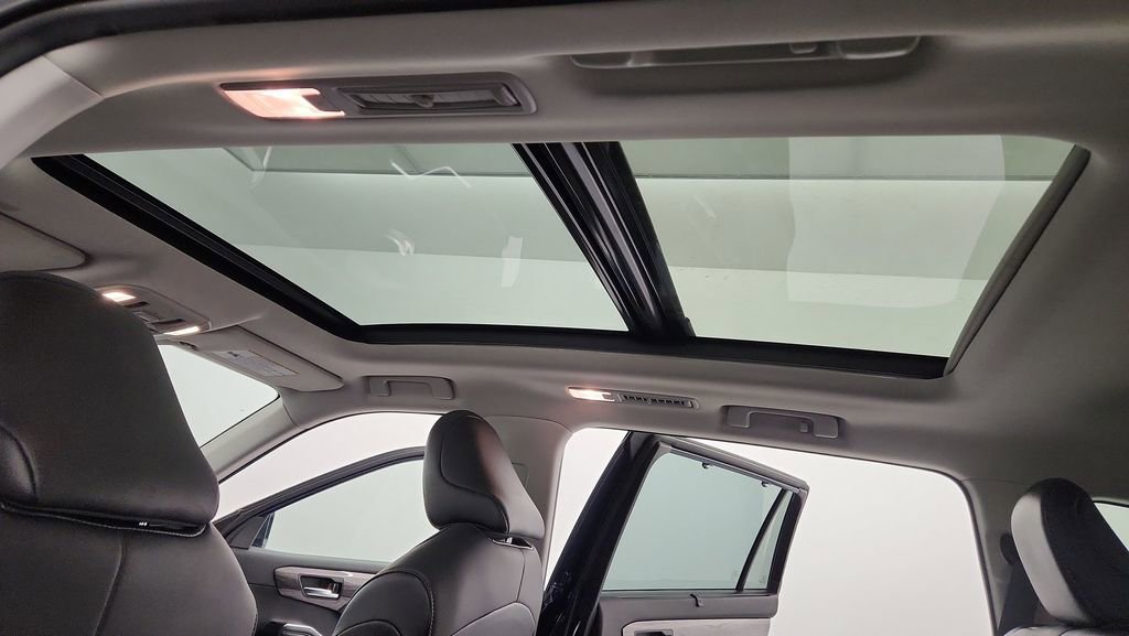 Used 2021 Toyota Highlander Limited image 17