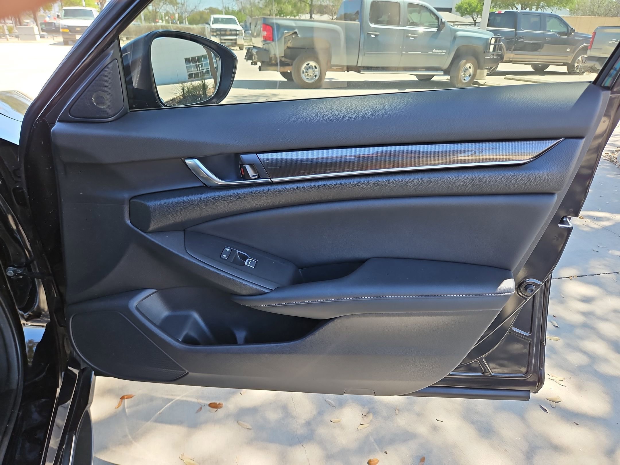 Used 2022 Honda Accord Sport image 30