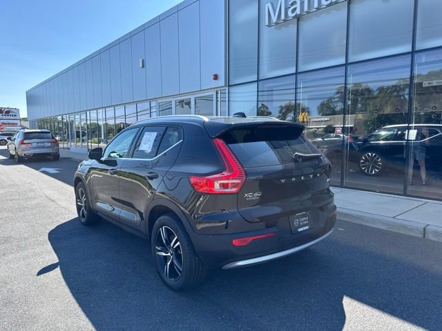 Certified 2025 Volvo XC40 B5 Core AWD/4WD image 3