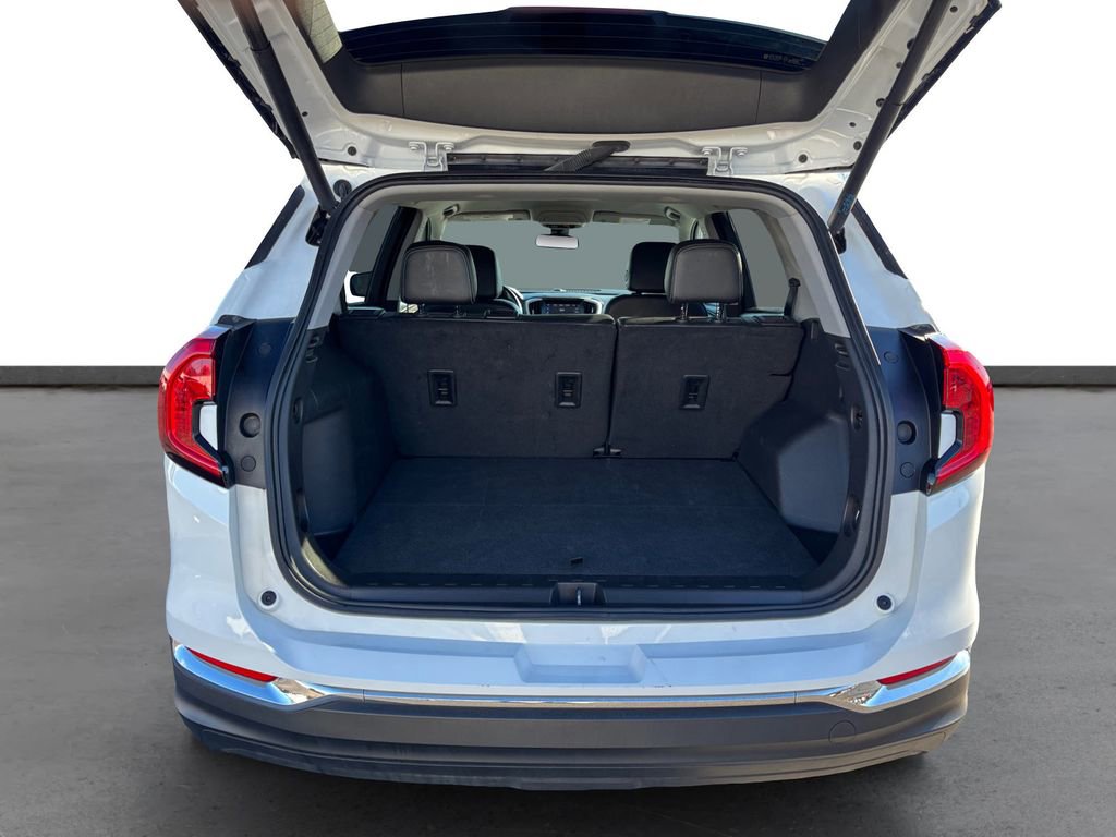 Used 2023 GMC Terrain SLT image 24