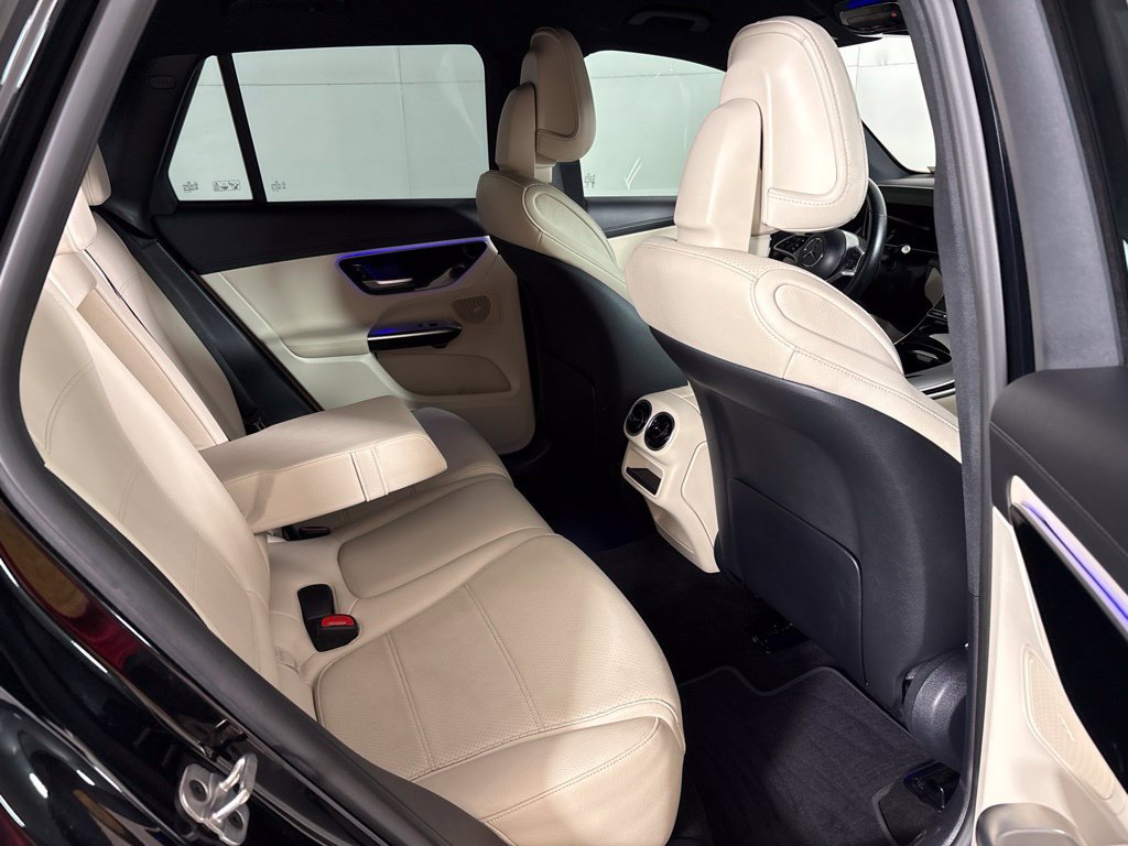 Used 2025 Mercedes-Benz GLC 300 image 21