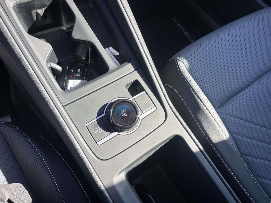 New 2026 Volkswagen Tiguan SE R-Line image 24