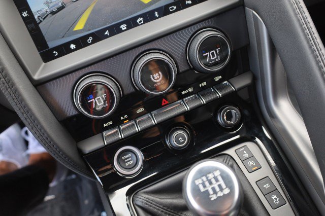 Used 2019 Jaguar F-TYPE R-Dynamic RWD image 30