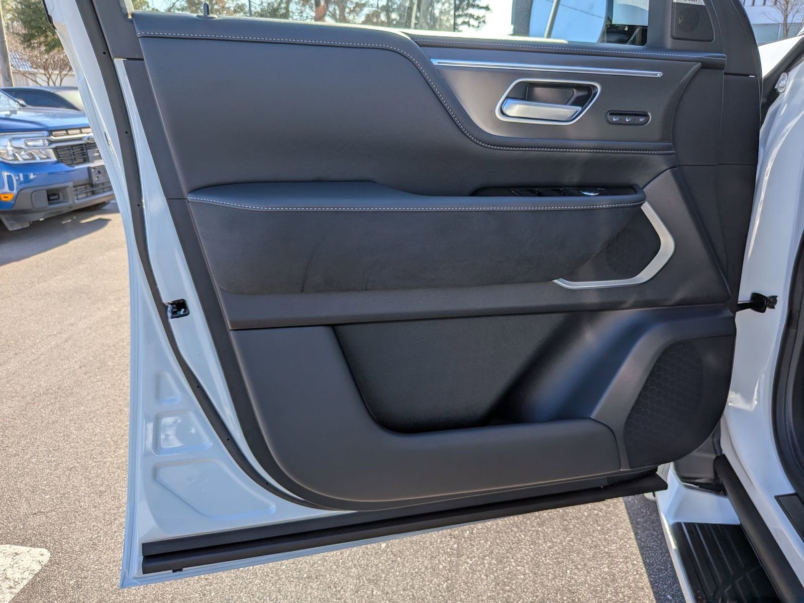 New 2026 INFINITI QX80 Luxe w/ Cargo Package image 11