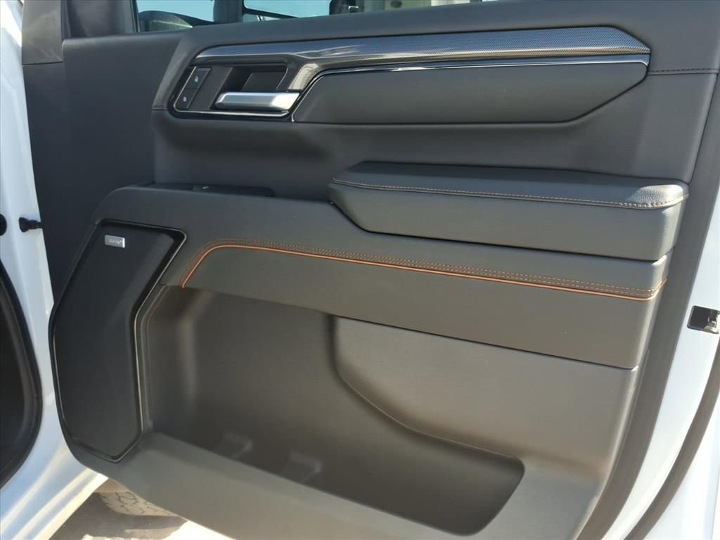 Used 2024 GMC Sierra 2500 AT4 w/ AT4 Premium Plus Package image 13
