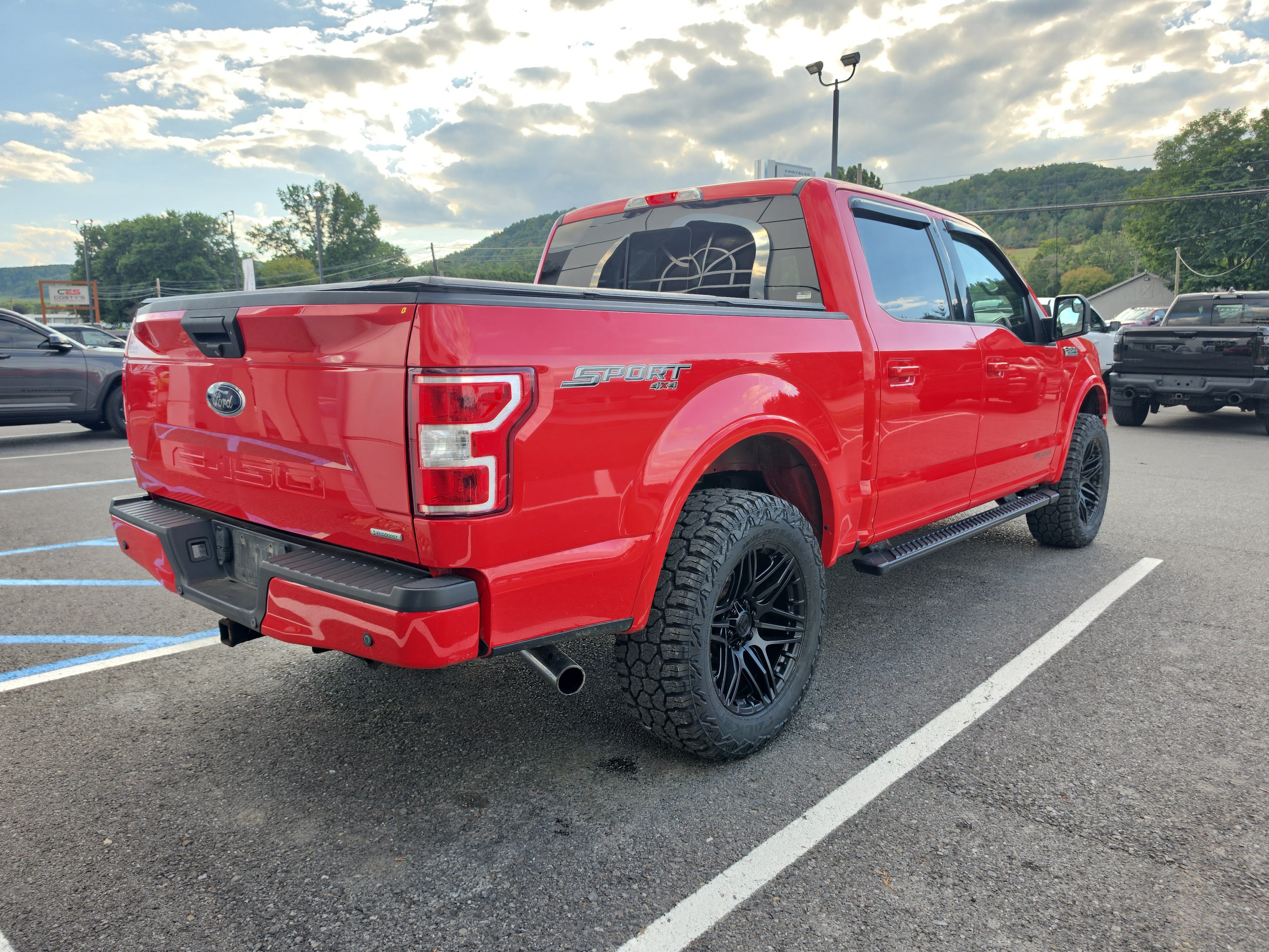 Used 2019 Ford F150 XLT w/ Equipment Group 302A Luxury AWD/4WD image 3