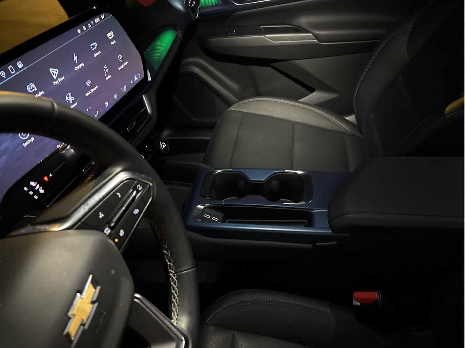 Used 2025 Chevrolet Equinox EV LT w/ Convenience Package image 15