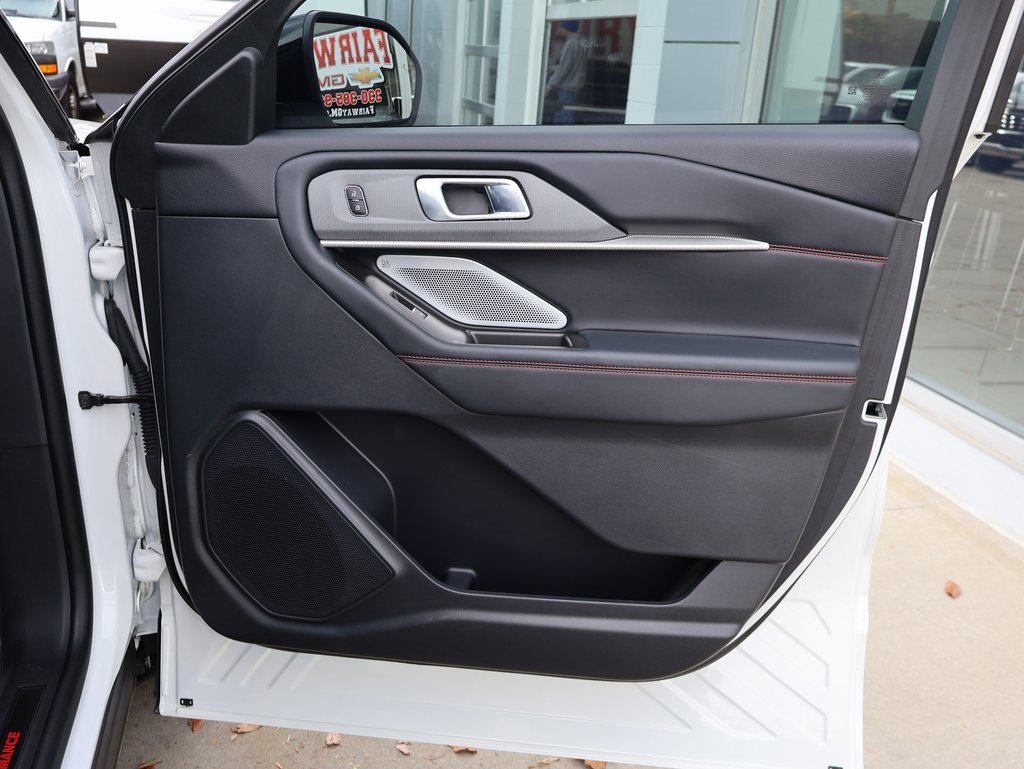Used 2025 Ford Explorer ST image 36