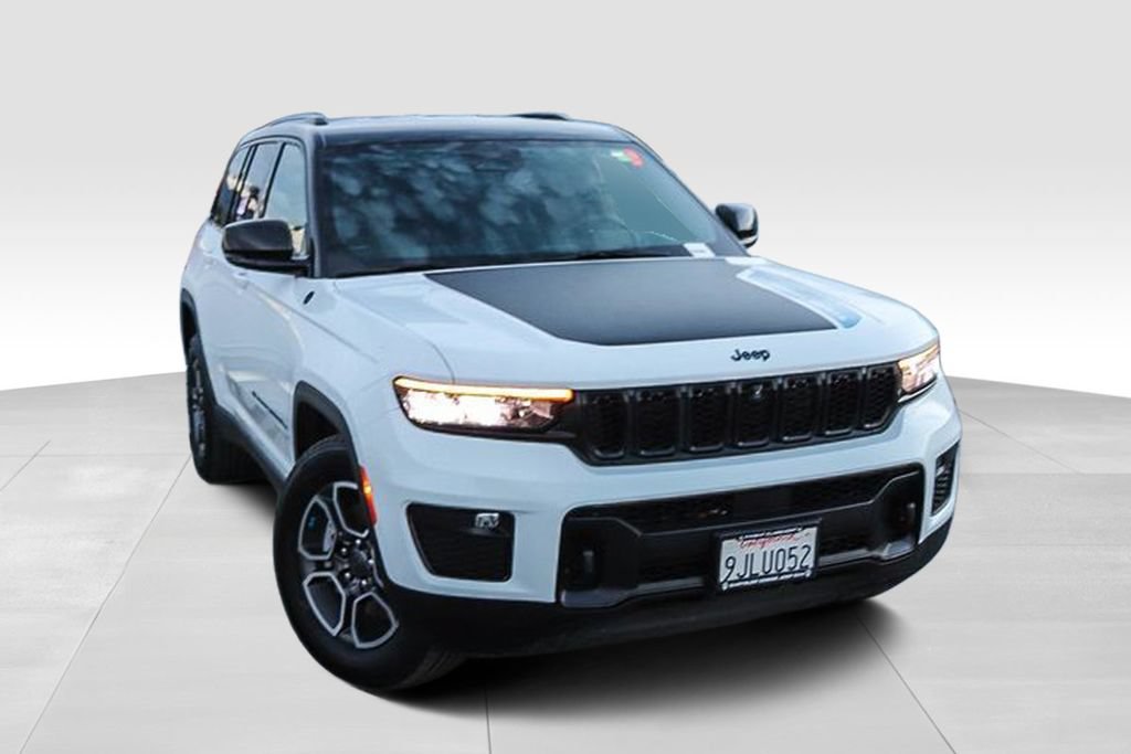 Used 2024 Jeep Grand Cherokee Trailhawk AWD/4WD image 2