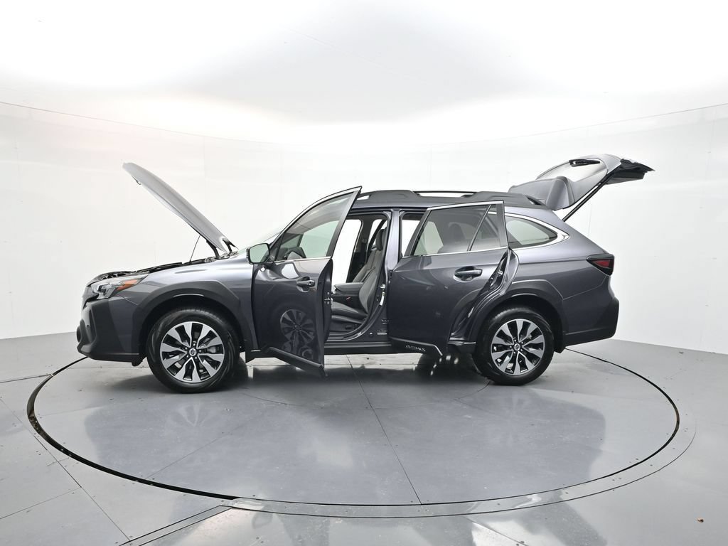 Used 2025 Subaru Outback Limited AWD/4WD image 36