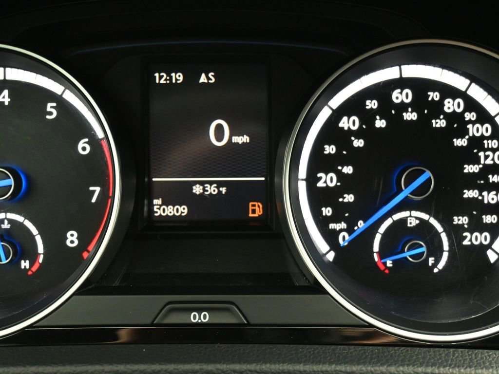 Used 2016 Volkswagen Golf R 4-Door image 12