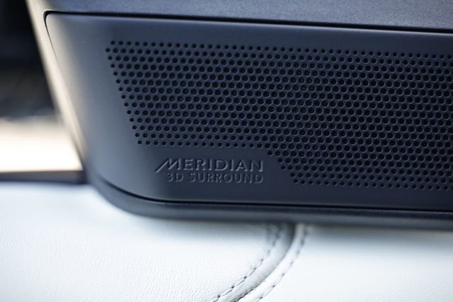 New 2026 Land Rover Range Rover Long Wheelbase SE image 17