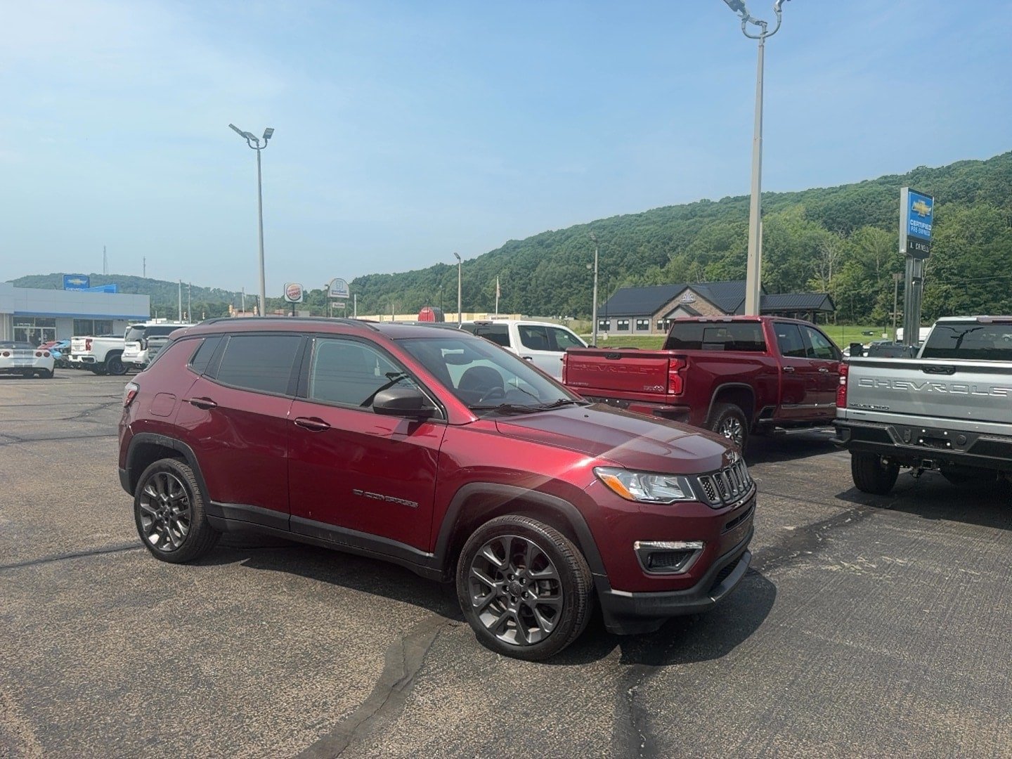 Used 2021 Jeep Compass Latitude w/ Sun and Sound Group AWD/4WD image 1