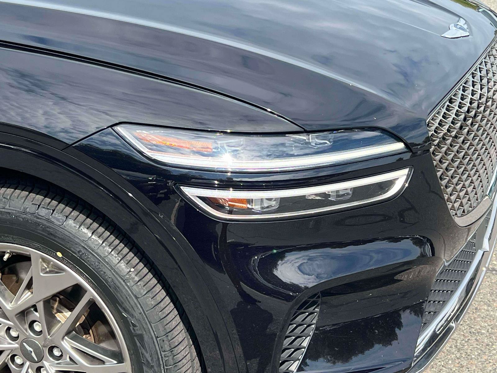 Used 2025 Genesis GV70 2.5T AWD/4WD image 7