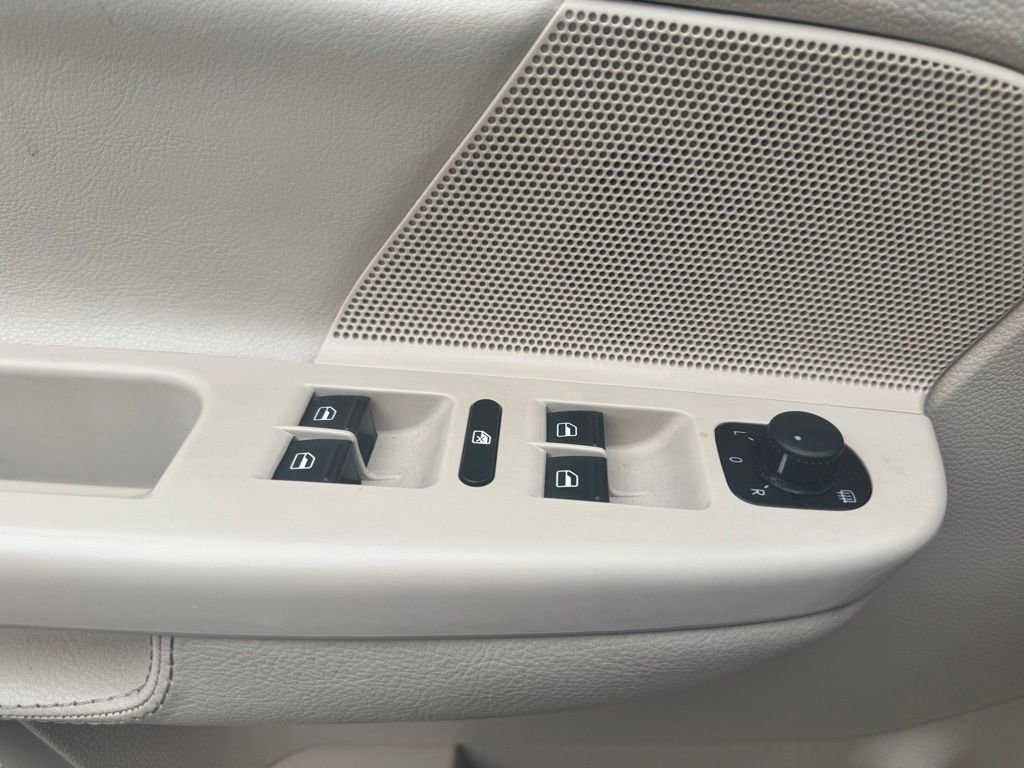 Used 2014 Volkswagen Jetta TDI image 30