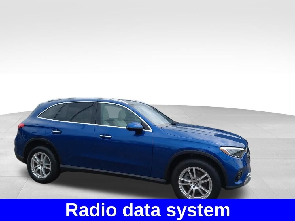Used 2025 Mercedes-Benz GLC 300 4MATIC image 5