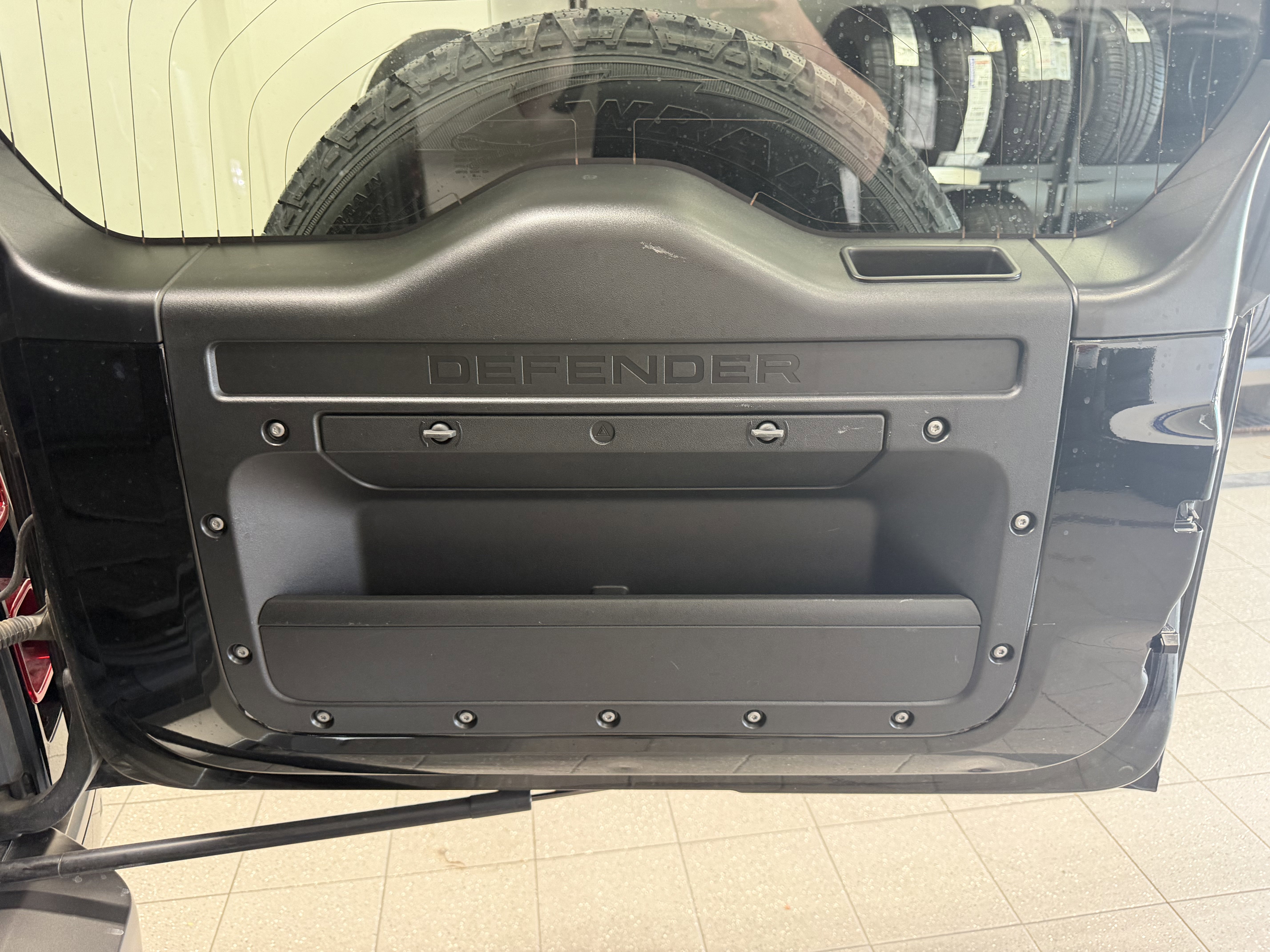 Used 2022 Land Rover Defender 110 X-Dynamic HSE AWD/4WD image 33