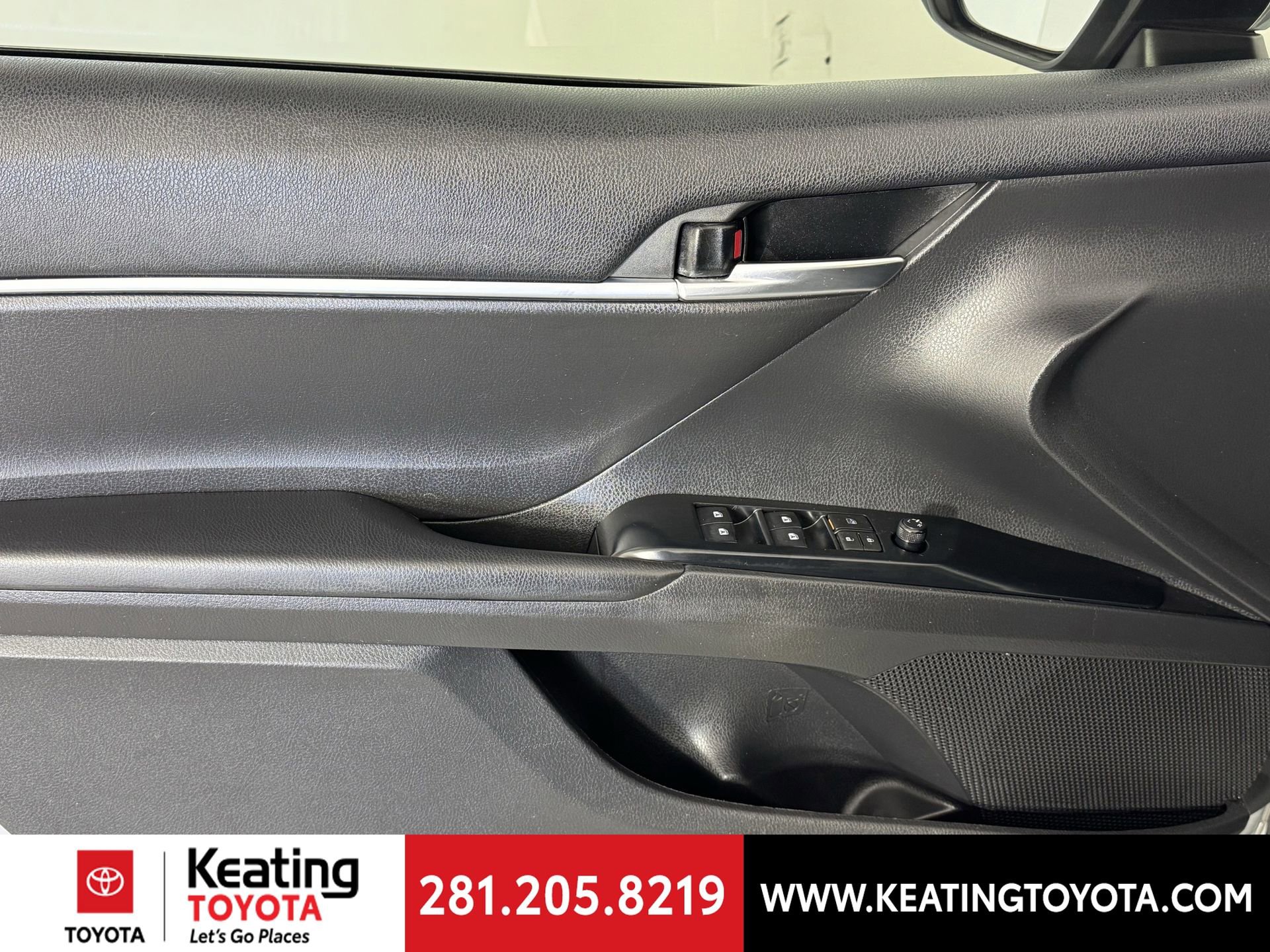 Used 2020 Toyota Camry SE image 11