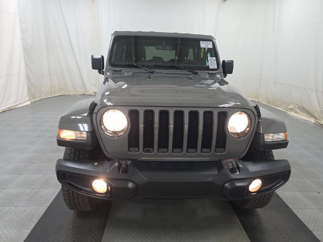 Used 2023 Jeep Wrangler Unlimited Sahara image 2