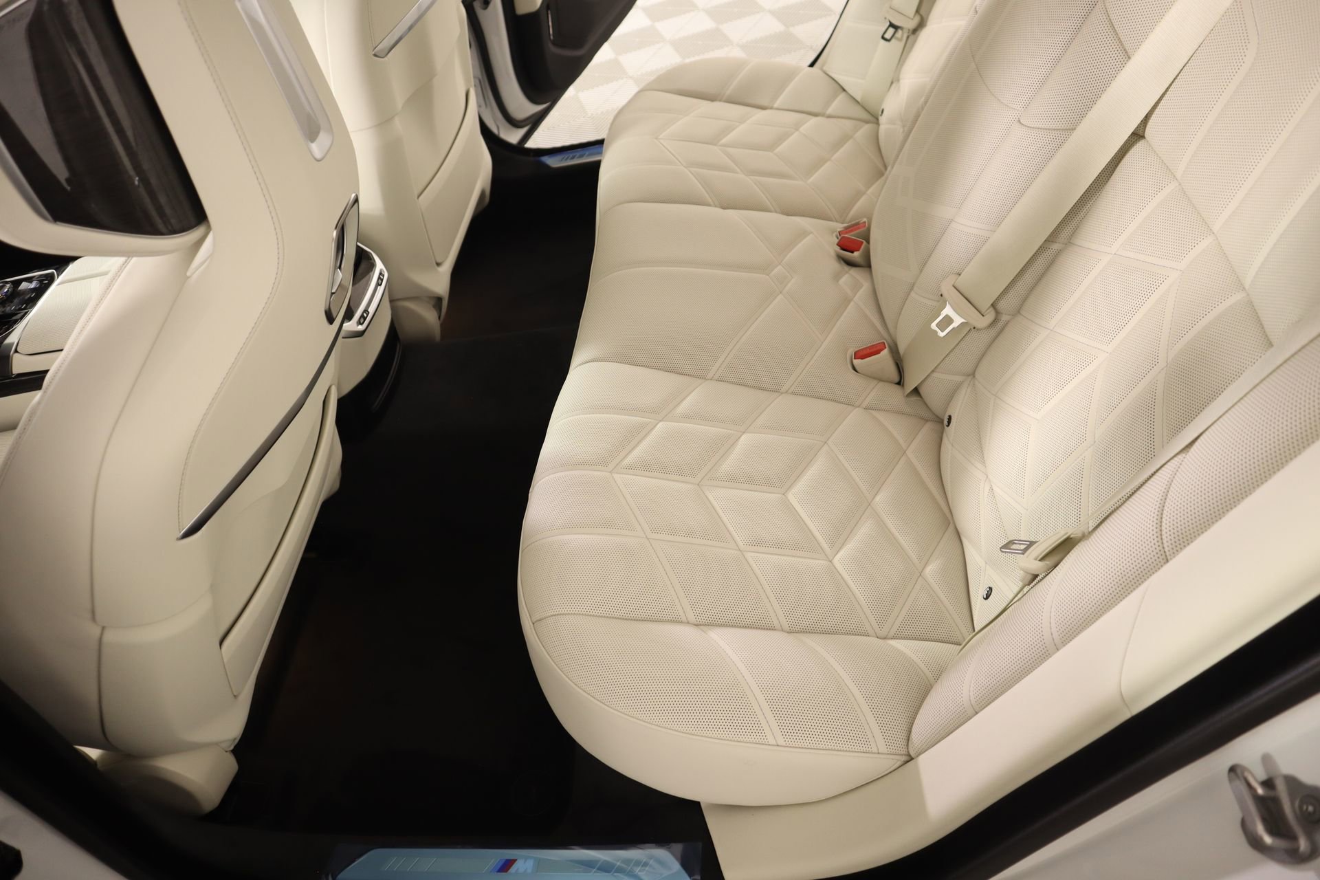 New 2026 BMW 740i RWD image 12