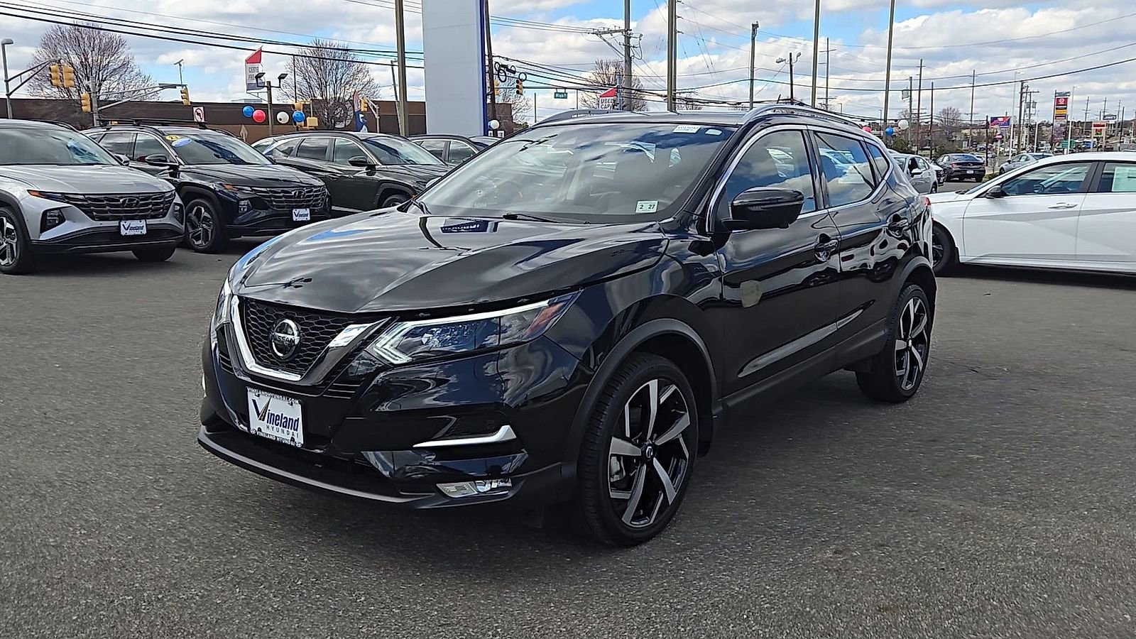 Used 2021 Nissan Rogue Sport SL w/ Premium Package image 4