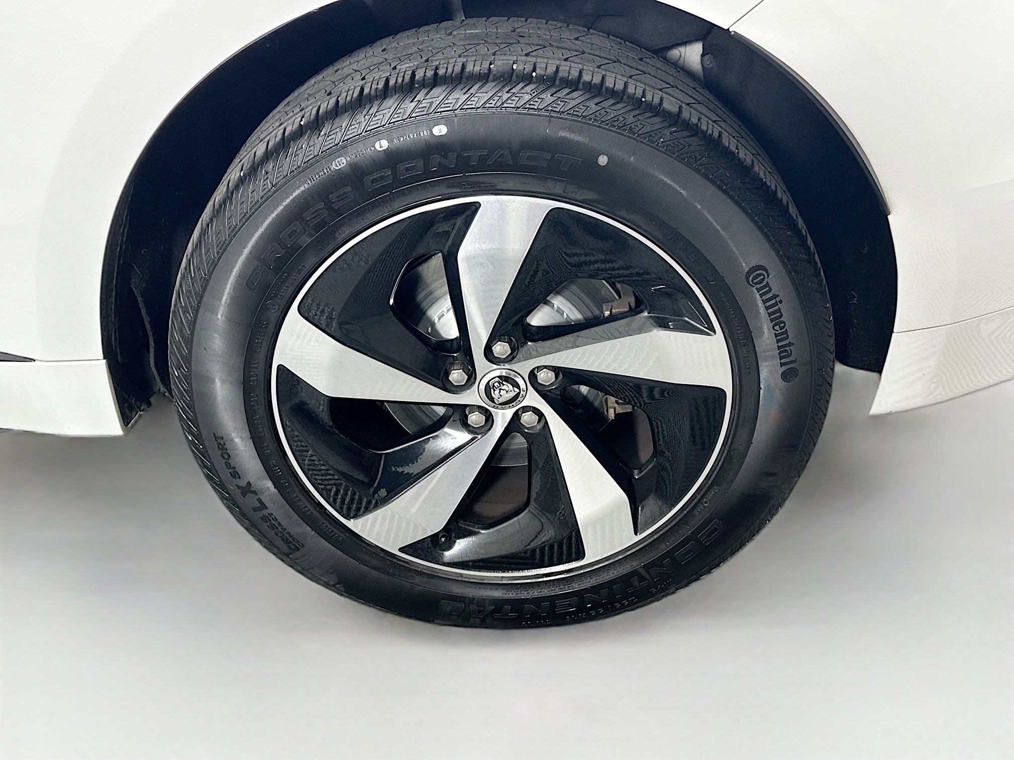 Used 2024 Jaguar F-PACE R-Dynamic S image 11