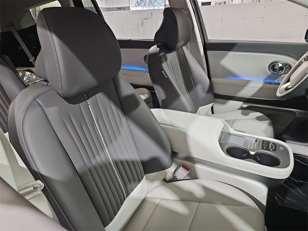 New 2026 Hyundai Ioniq 9 Calligraphy image 10